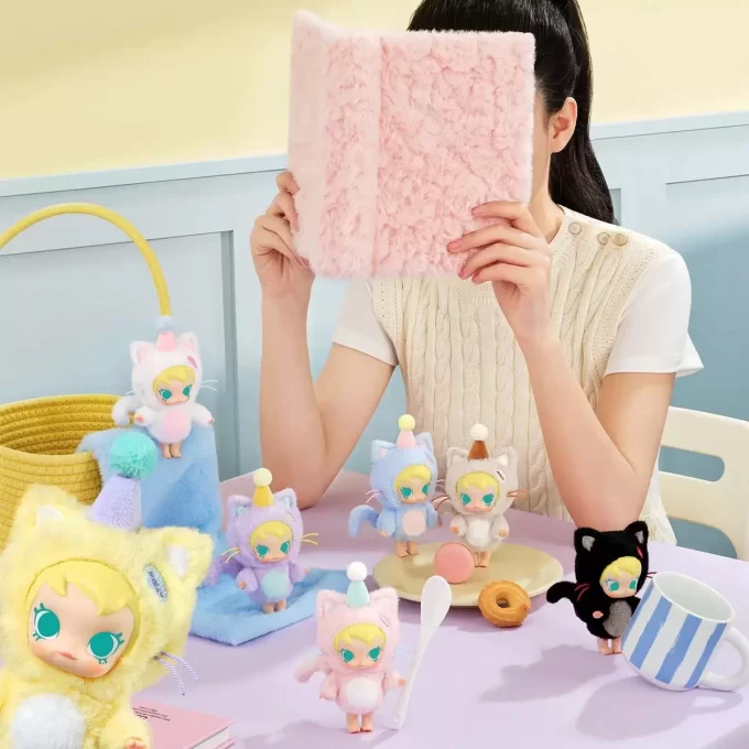 Baby Molly Pocket Friends Series – Ciondolo in peluche in vinile, scatola cieca
