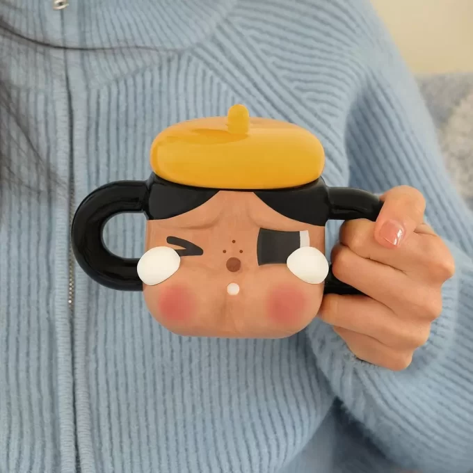 CRYBABY Sad Club Series – Tazza in ceramica (marrone)