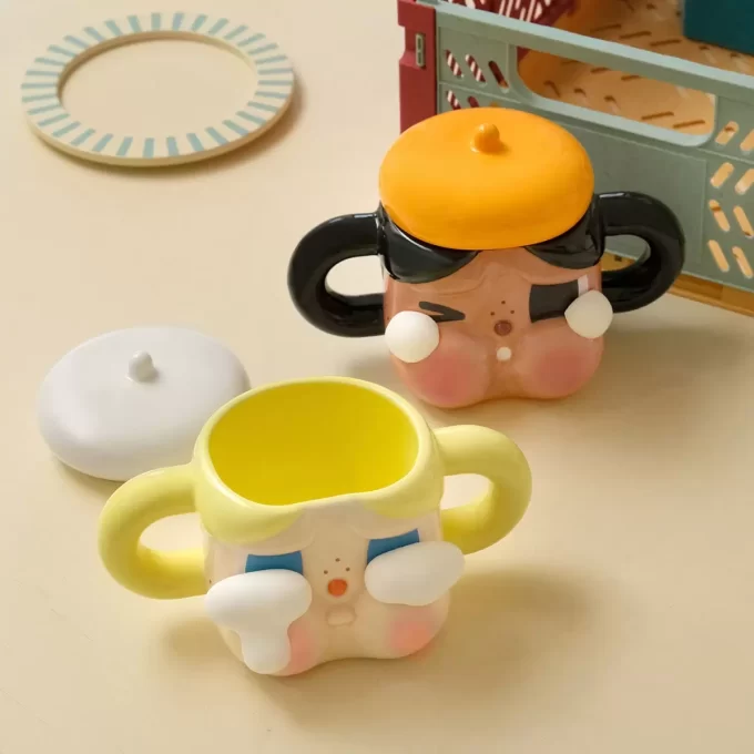 CRYBABY Sad Club Series – Tazza in ceramica (dorata)