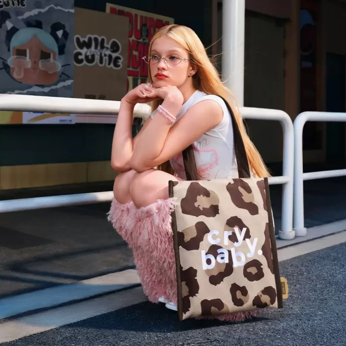 CRYBABY Wild But Cutie Series – Borsa a tracolla CRYBABY Wild But Cutie Series – Borsa a tracolla