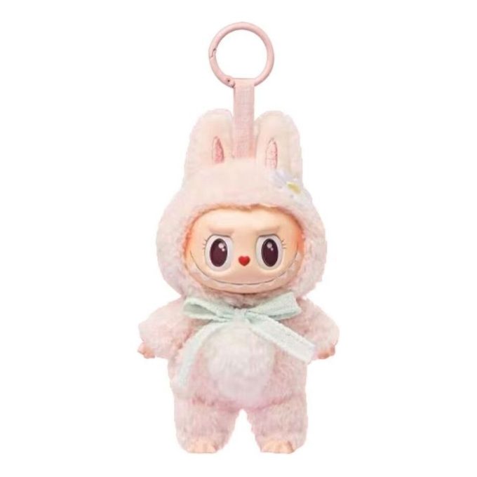 Labubu Mokoko vicino al dolce pendente