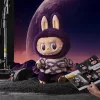 LABUBU × PRONOUNCE-BE FANCY NOW Bambola di peluche in vinile
