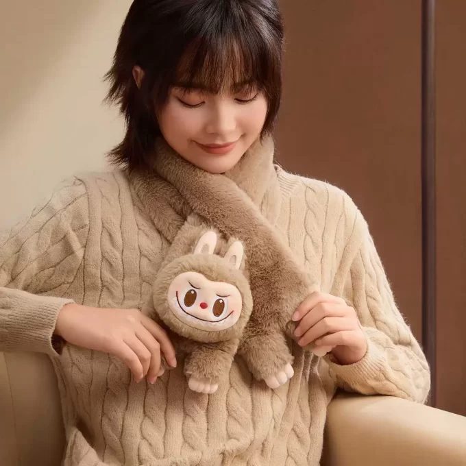 Serie calda e soffice per le feste – Sciarpa di peluche LABUBU