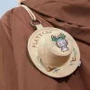 SERIE I MOSTRI CADONO NELLA NATURA SELVAGGIA – Mini borsa con cappello a secchiello e scatola portaoggetti SERIE I MOSTRI CADONO NELLA NATURA SELVAGGIA – Mini borsa con cappello a secchiello e scatola portaoggetti
