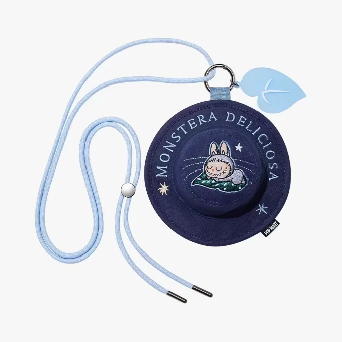 SERIE I MOSTRI CADONO NELLA NATURA SELVAGGIA – Mini borsa con cappello a secchiello e scatola portaoggetti SERIE I MOSTRI CADONO NELLA NATURA SELVAGGIA – Mini borsa con cappello a secchiello e scatola portaoggetti