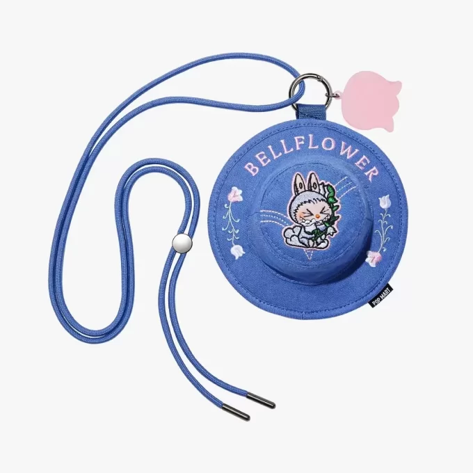 SERIE I MOSTRI CADONO NELLA NATURA SELVAGGIA – Mini borsa con cappello a secchiello e scatola portaoggetti SERIE I MOSTRI CADONO NELLA NATURA SELVAGGIA – Mini borsa con cappello a secchiello e scatola portaoggetti