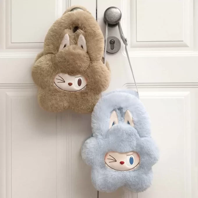 THE MONSTERS Classic Series – Borsa a forma di fiore in peluche THE MONSTERS Classic Series – Borsa a forma di fiore in peluche