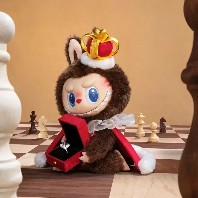 THE MONSTERS Let’s Checkmate Series – Peluche in vinile THE MONSTERS Let’s Checkmate Series – Peluche in vinile